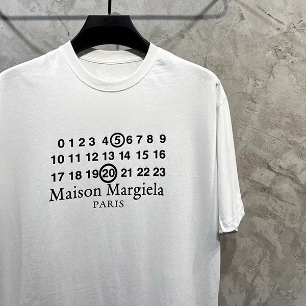一目惚れ♪メゾンマルジェラ 520 ロゴTシャツ コピー 2色 Mau28234